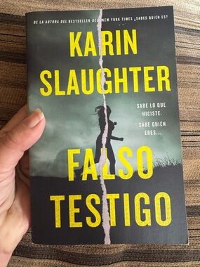 Karin Slaughter - Falso Testigo (Spanish Paperback) - Yellow/Black Cover